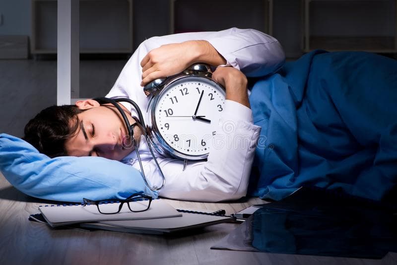Top 5 Tips for Surviving Night Shifts as a Travel Nurse